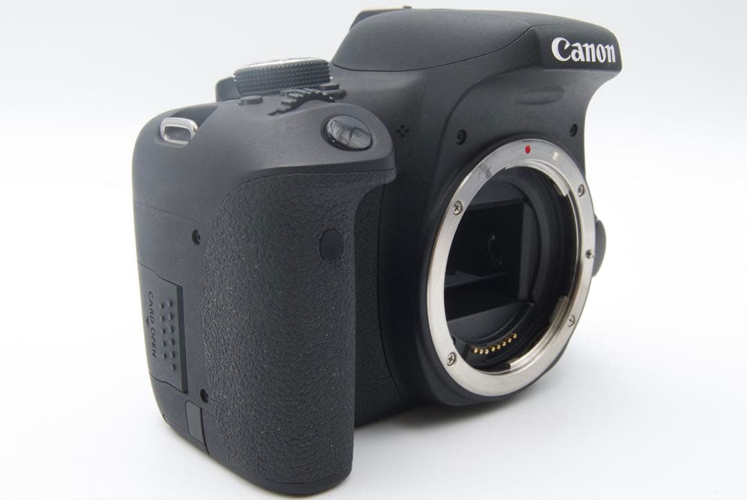 キャノンKiss X8i＋18-270mm 高倍率ズームキット　デジタル一眼レフ