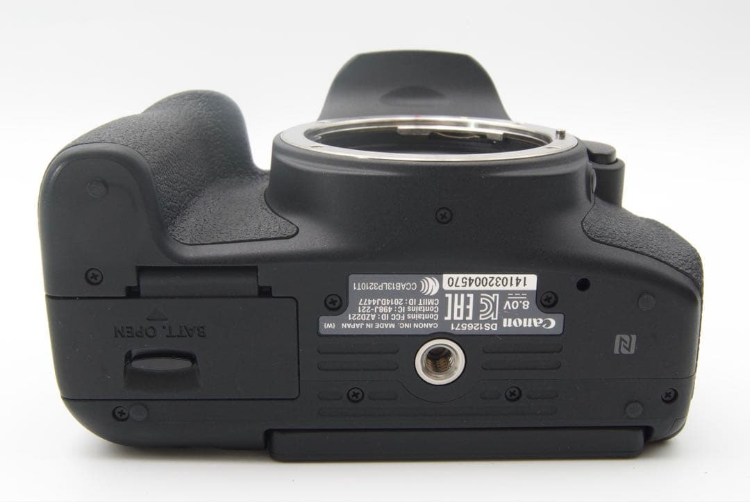 キャノンKiss X8i＋18-270mm 高倍率ズームキット　デジタル一眼レフ