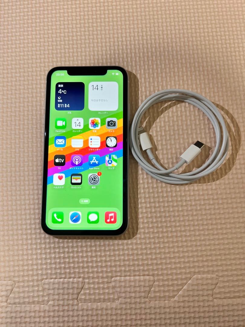 美品 iPhone XR 64GB 本体 ホワイト AU