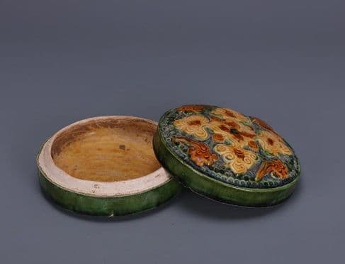 唐三彩の彫刻の模様の印影の箱コンパクトの置物