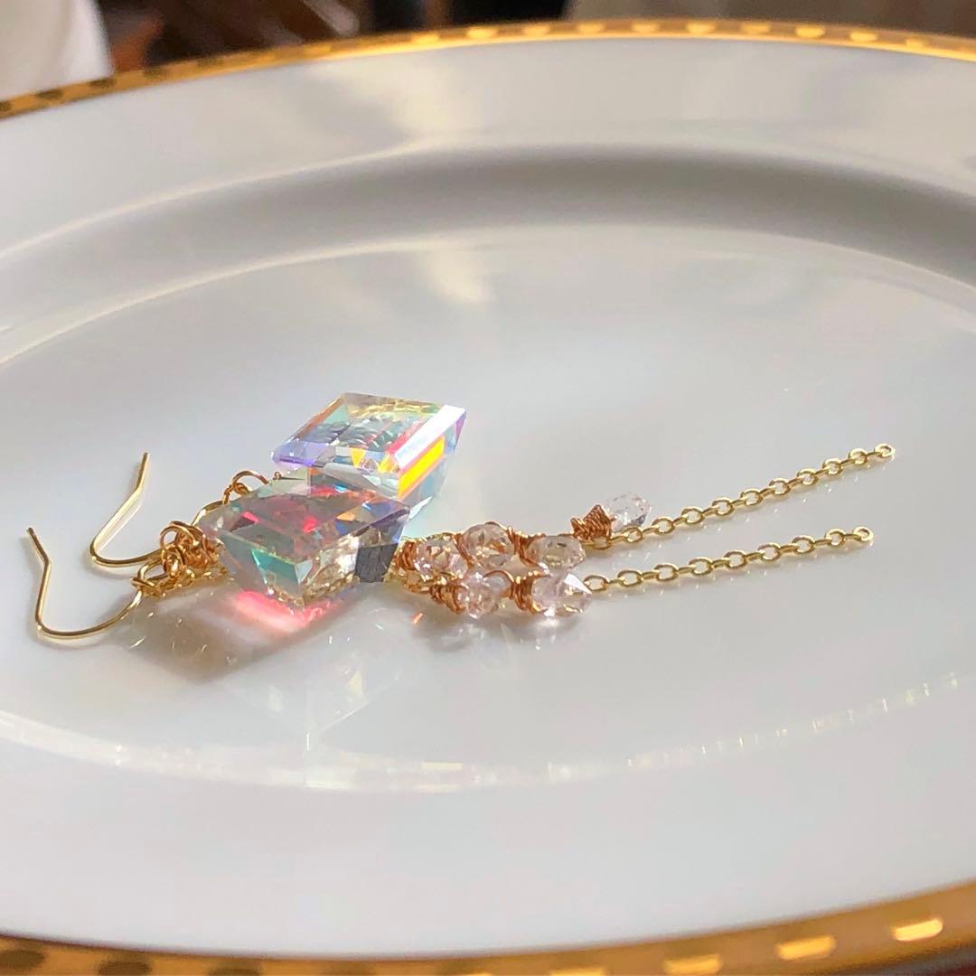 天然石☆ハーキマーダイヤモンド×レインボークォーツカービングのピアス14kgf