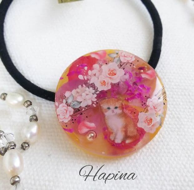 ジャスミンとバラ 猫ちゃんラウンドレジンヘアゴム