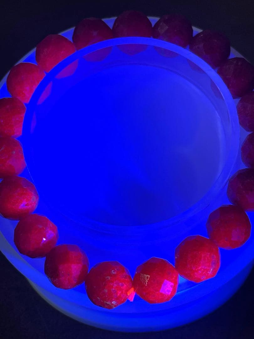 天然石ルビーカットブレス10㎜【新品未使用一点限り】宝石の女王♡濃いピンク