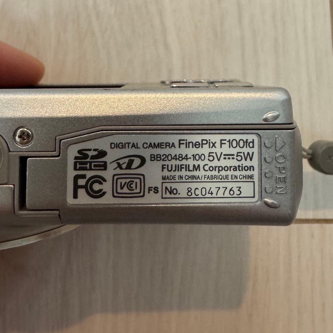 最終価格！♡FUJIFILM FinePix F100fd シルバー