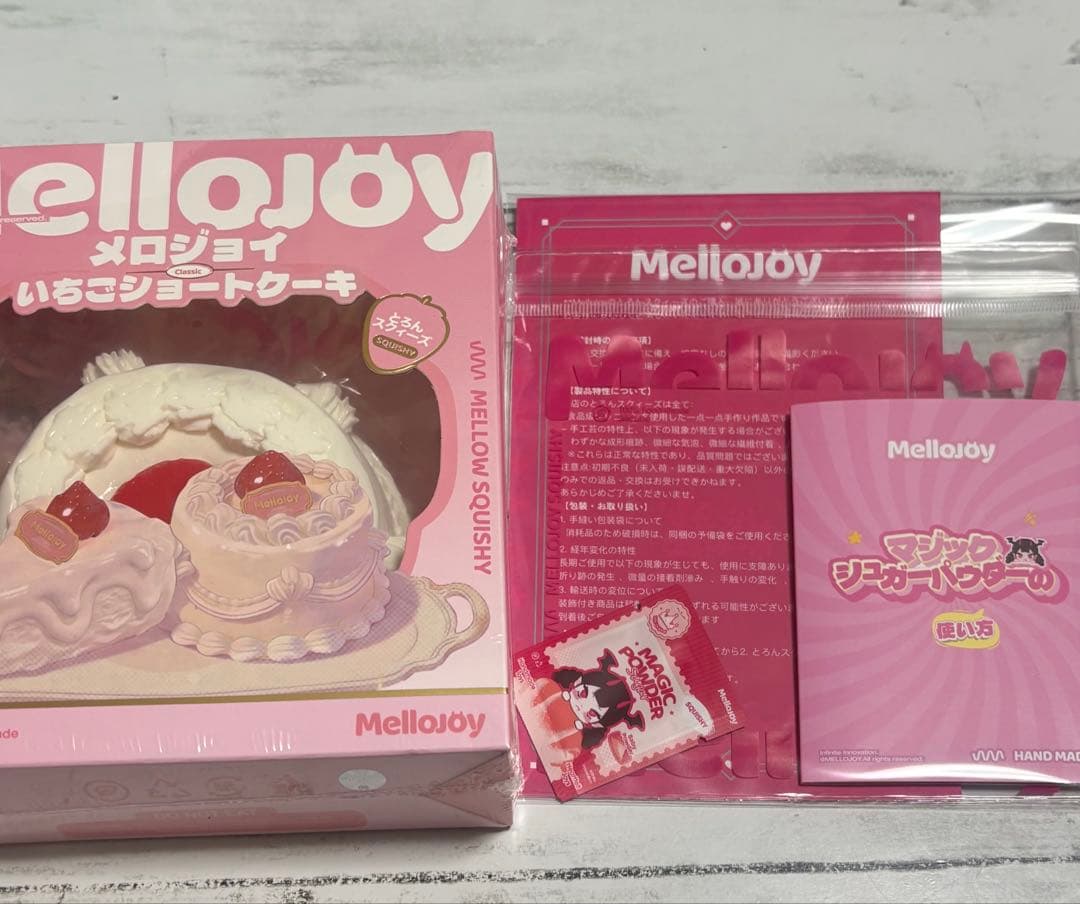 メロジョイ　いちごショートケーキ　ホール mellojoyスクイーズ　限定品
