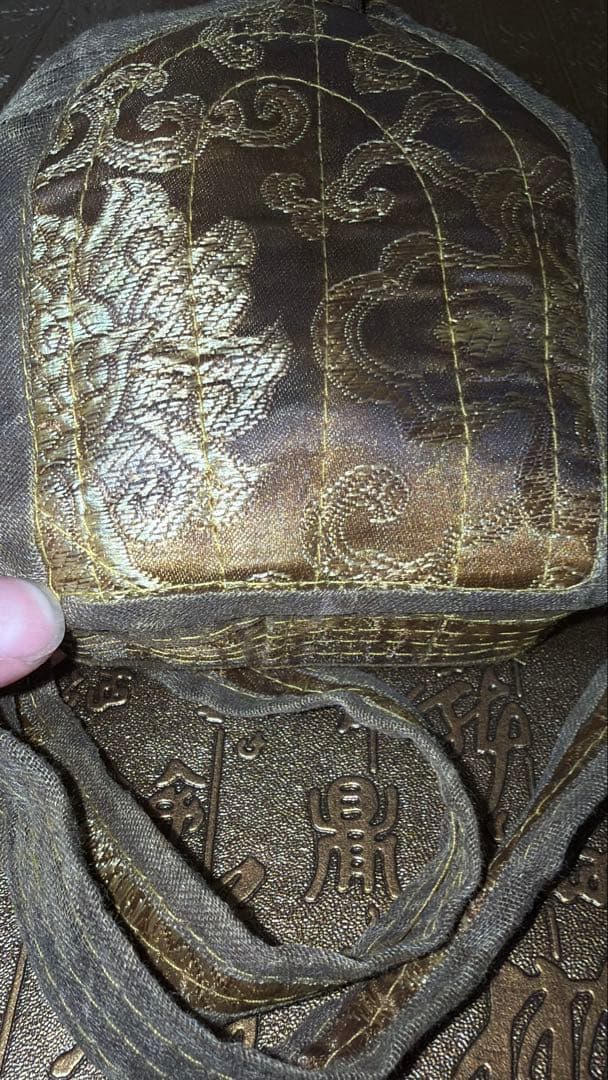 チベット製 銀製窓彫金 携帯祭壇ガウ グリーンターラ キルティムカ マントラ布入