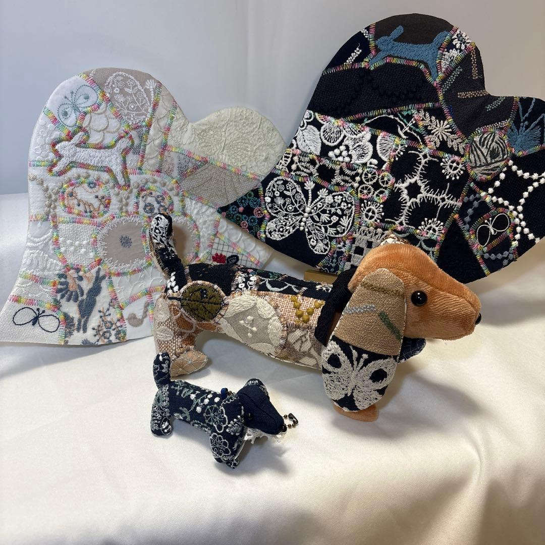 ハンドメイド ミナペルホネン ダックスちゃん ぬいぐるみ チャーム マット付き