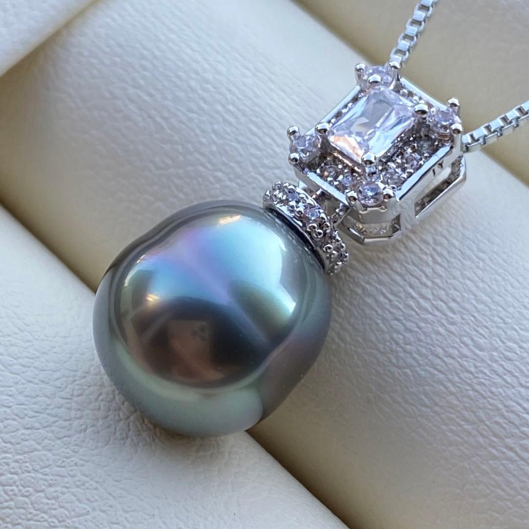 本真珠　南洋黒蝶真珠ネックレストップ11.2*10.7mmグリーン虹色PT926