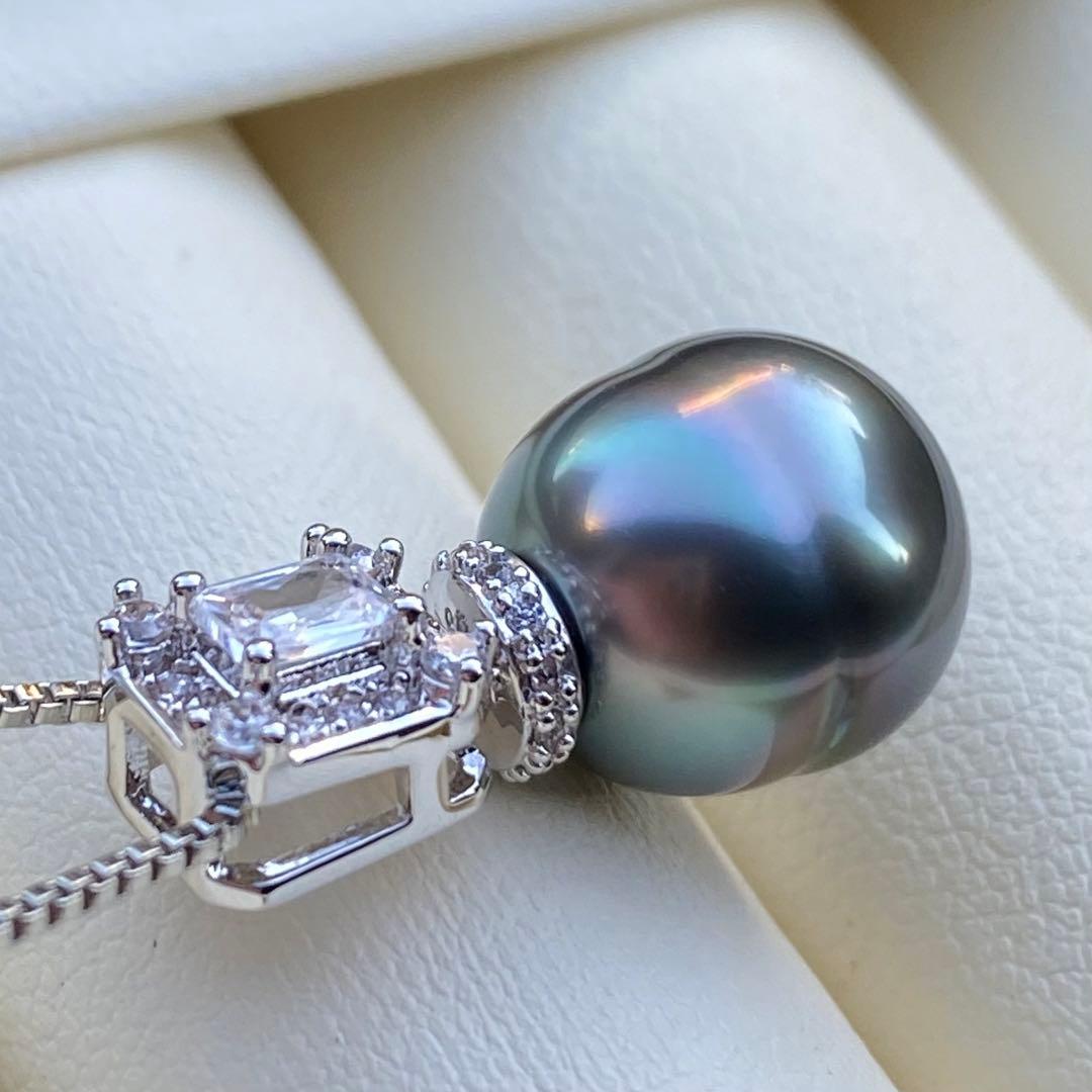 本真珠　南洋黒蝶真珠ネックレストップ11.2*10.7mmグリーン虹色PT926