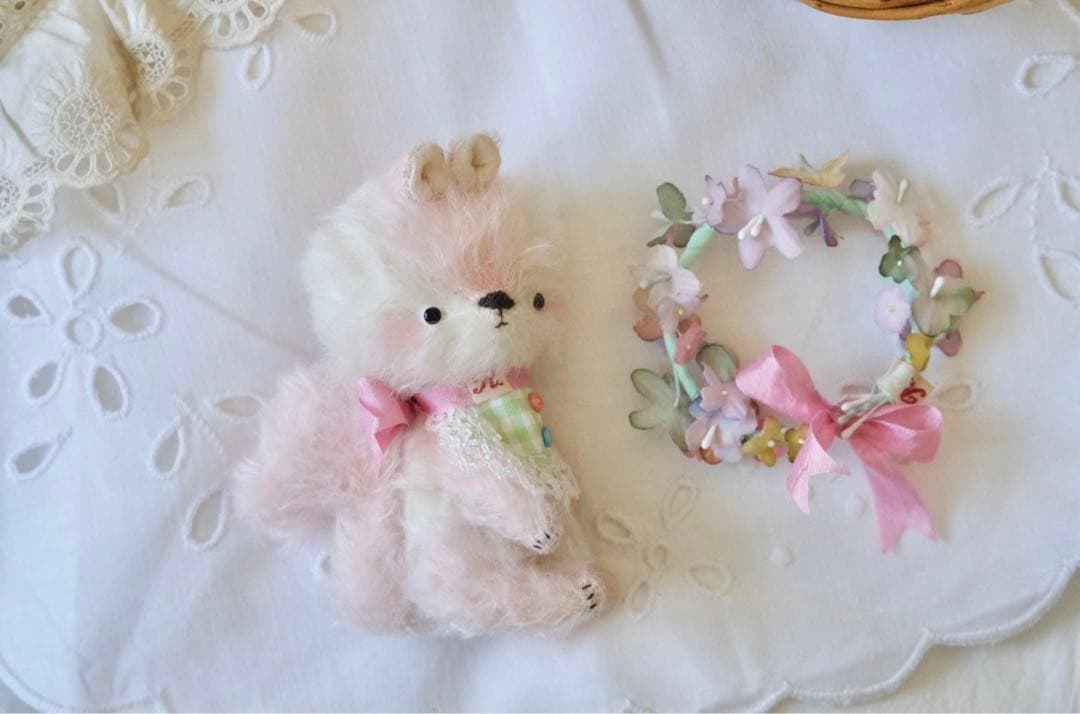 花冠とリスちゃん アーティストベア 海外作家様 ハンドメイド ぬいぐるみ 置物