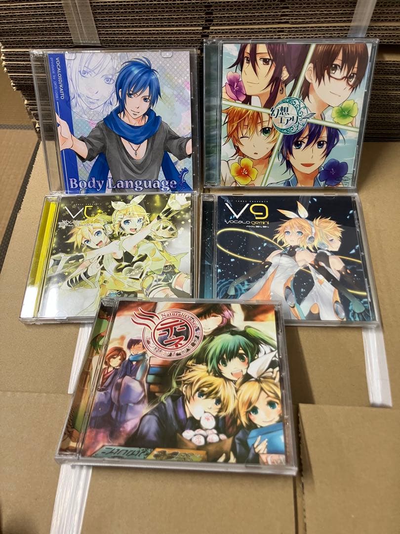 VOCALOID グッズ　まとめ売り　フィギュア　CD ファイル　タオル　ポーチ