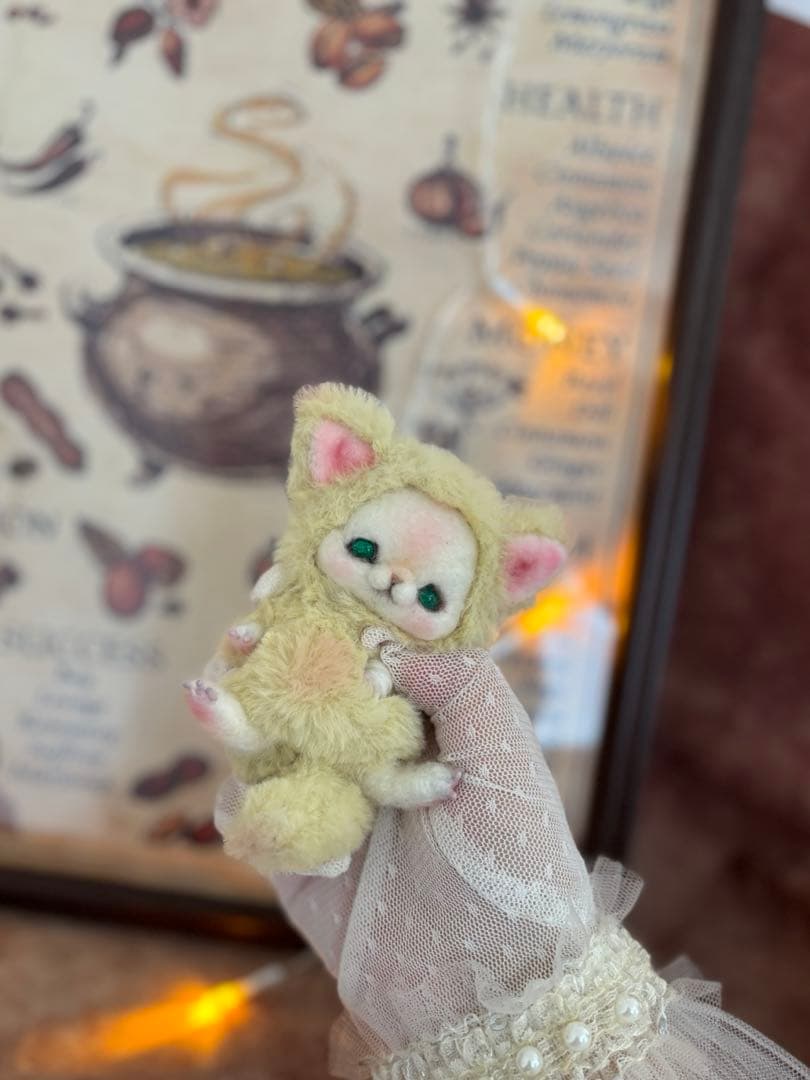 アートドール　黄ネコ幻獣　羊毛フェルト