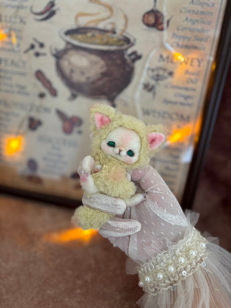 アートドール　黄ネコ幻獣　羊毛フェルト