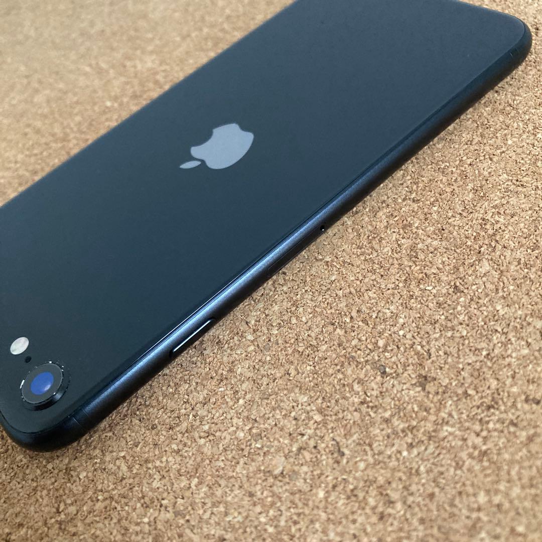 4127 電池新品☆比較的美品☆iPhoneSE2 64GB SIMフリー☆