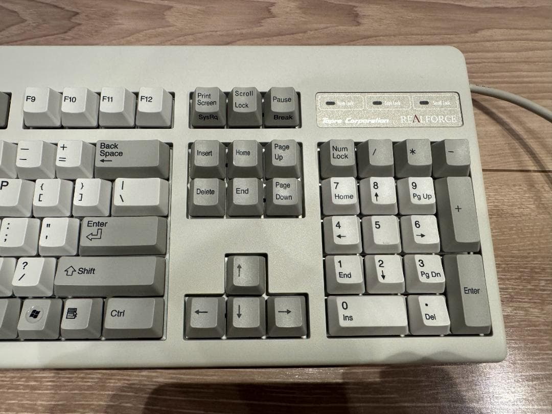 REALFORCE 104U 英語/白 XF01T0