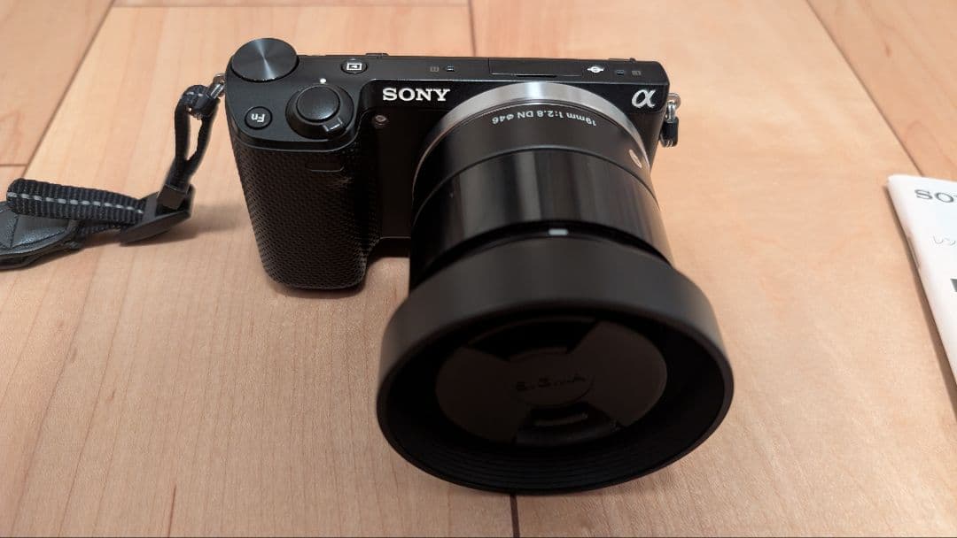 SONY NEX-5T本体、標準レンズ、SIGMA19mmF2.8 のセット