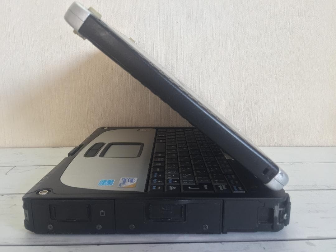 TOUGHBOOK CF-19 10.4型/落下や衝撃、水、埃に強い堅牢PC 4