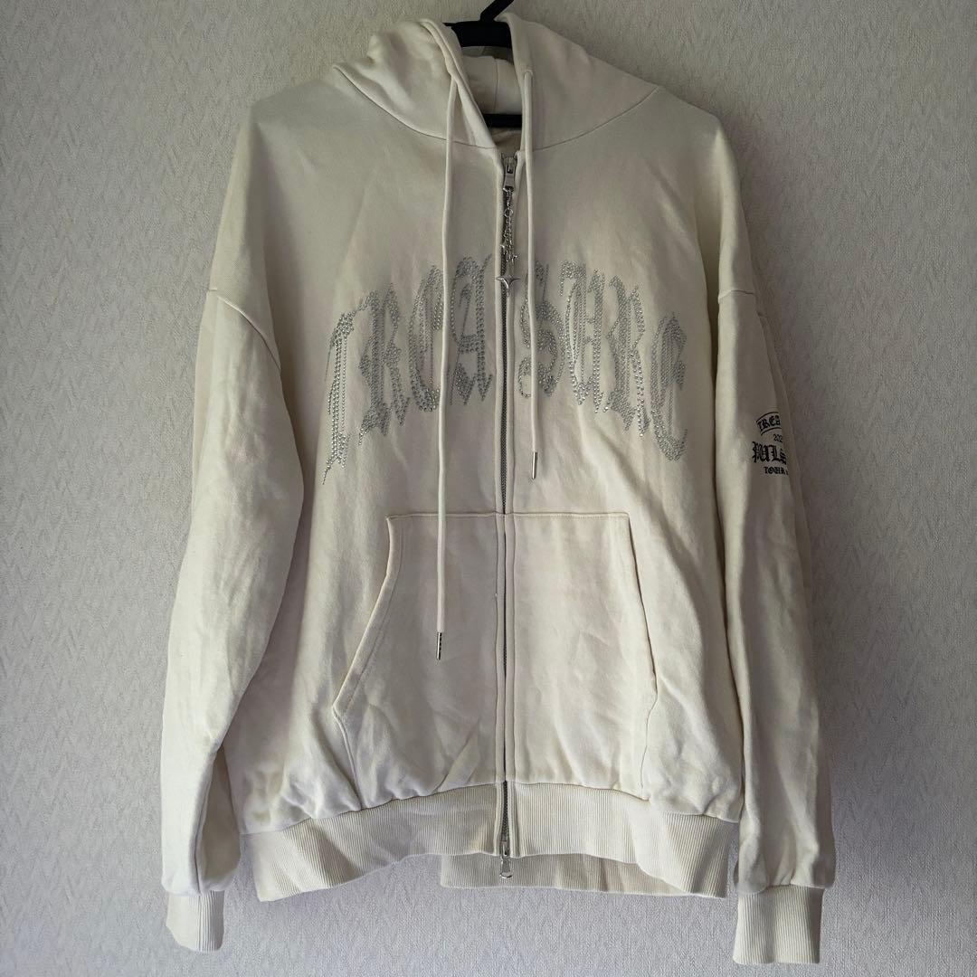TREASURE pulse on Mサイズ ジップアップフーディー