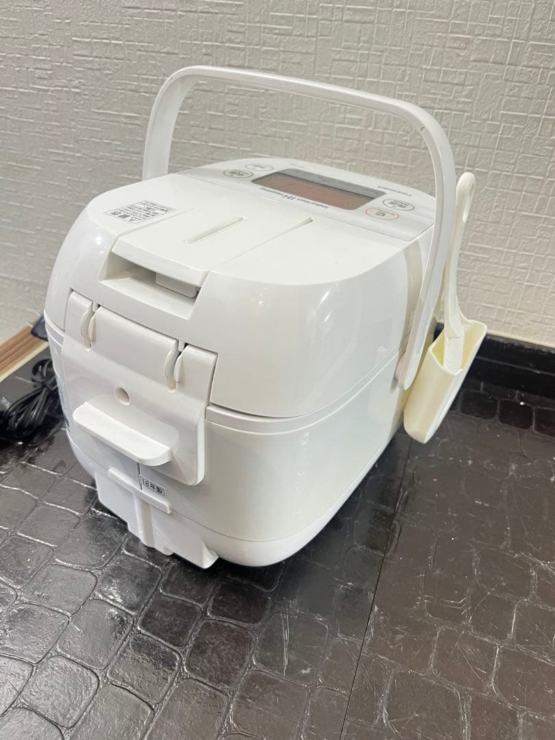 美品送料込❗️ 18年製！TOSHIBA 東芝 IHジャー炊飯器 3合RC-5XL