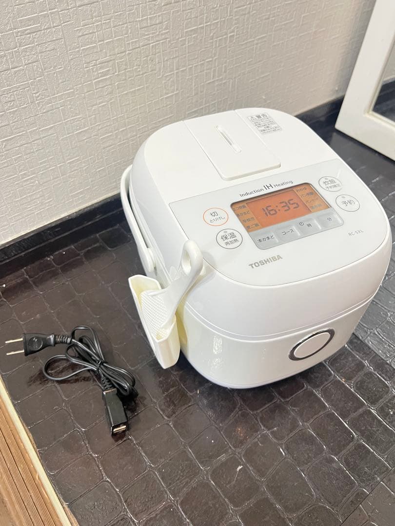 美品送料込❗️ 18年製！TOSHIBA 東芝 IHジャー炊飯器 3合RC-5XL