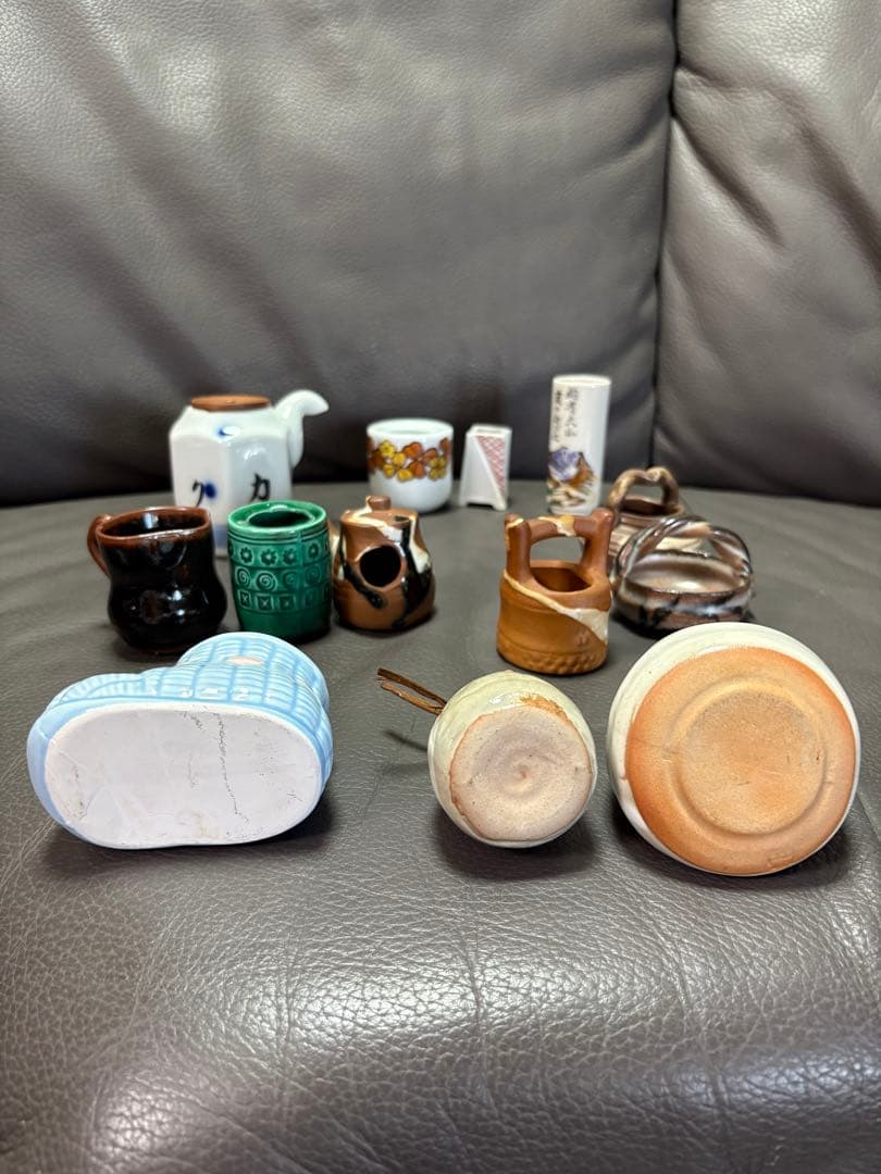 ミニサイズ、ミニチュアな陶器の置物13点