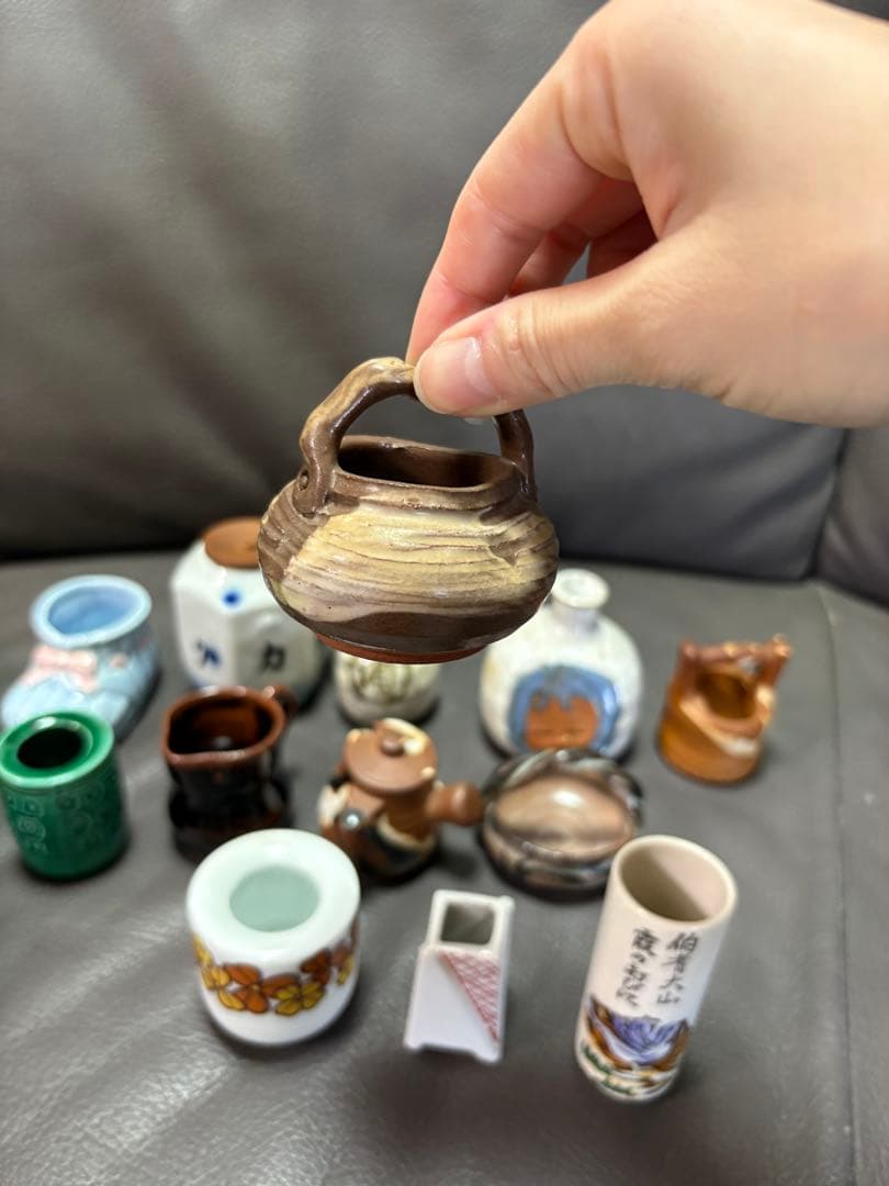 ミニサイズ、ミニチュアな陶器の置物13点