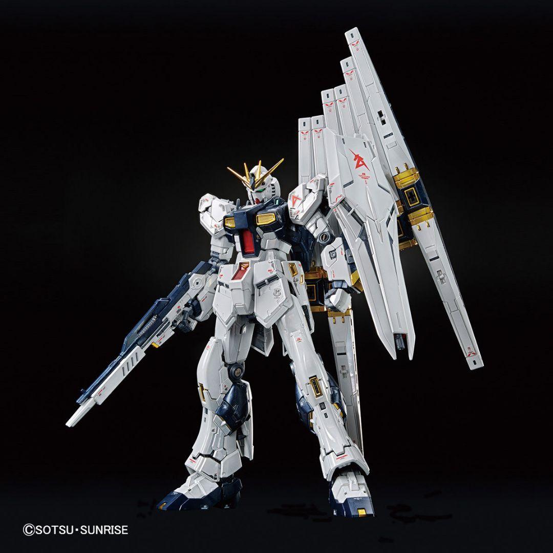 RG νガンダム(チタニウムフィニッシュ)　サザビー(メカニカルコアメッキ)