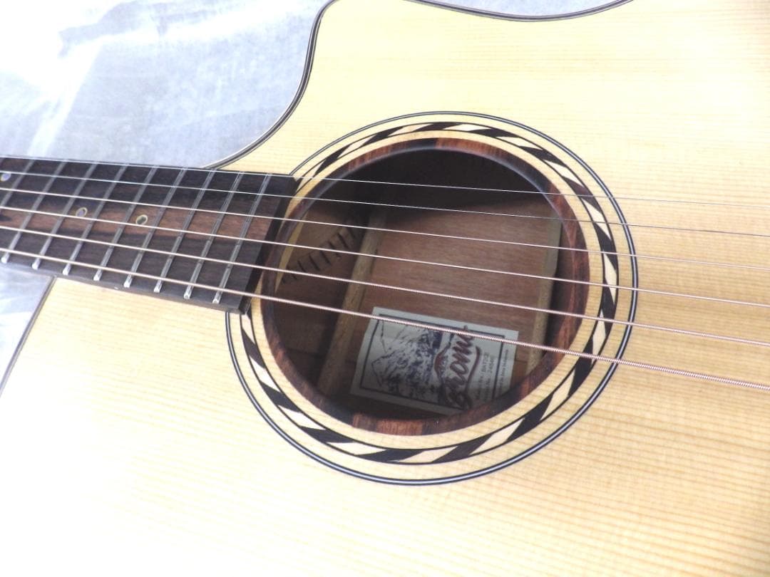 弦高低め シトカスプルース単板　Bromo　エレアコギター BAT2CE