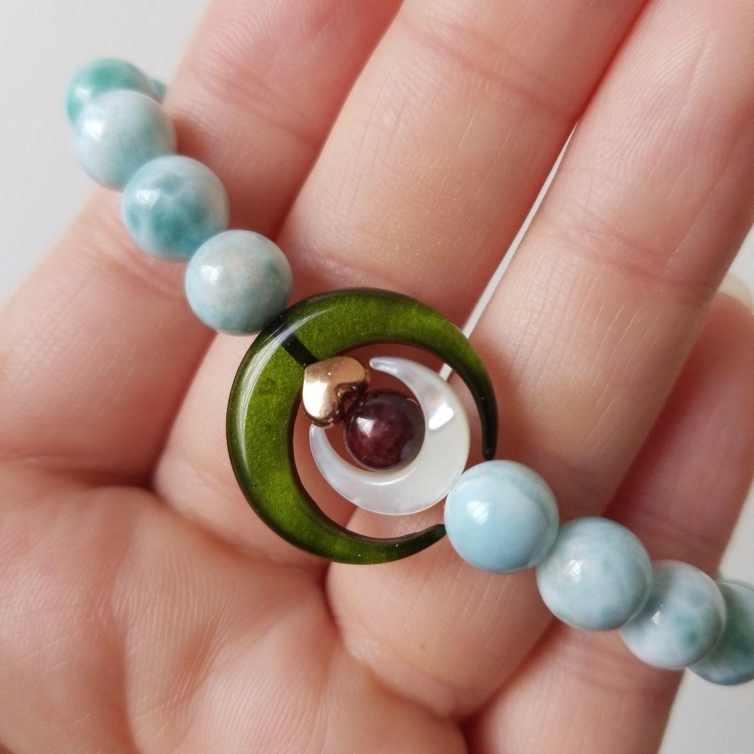 月とラリマーのブレスレット