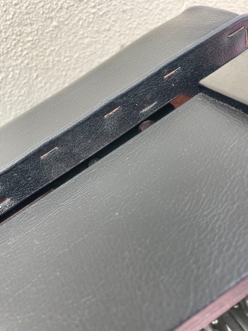 ピアノ椅子　U300アップライトピアノと一緒に購入　ヤマハ製とは書いてないです