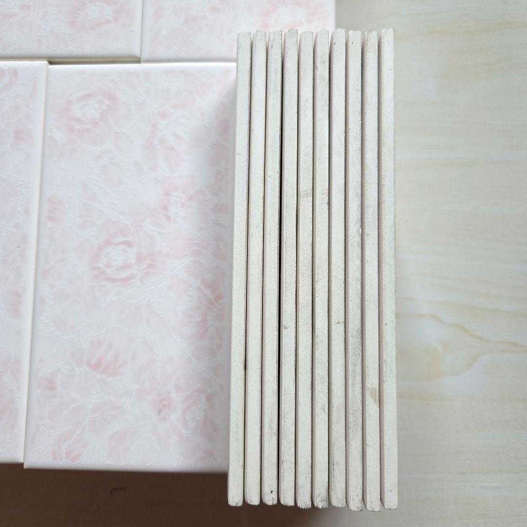 タイル　長方形　約19.5×9.6㎝　花柄ピンク　70枚　レトロタイル