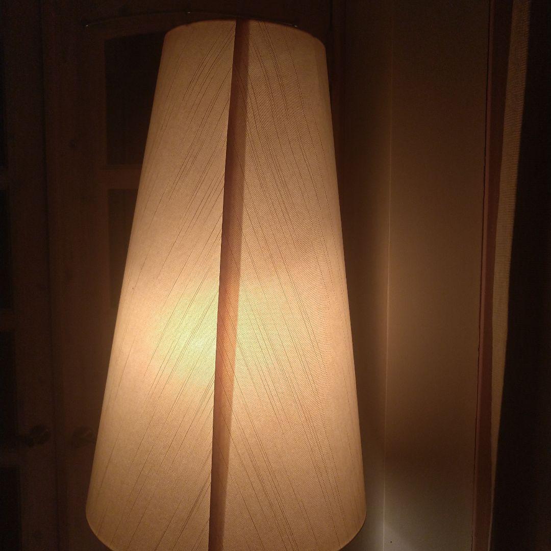 ヤマギワ フロアスタンド 木製（オーク？）と金属