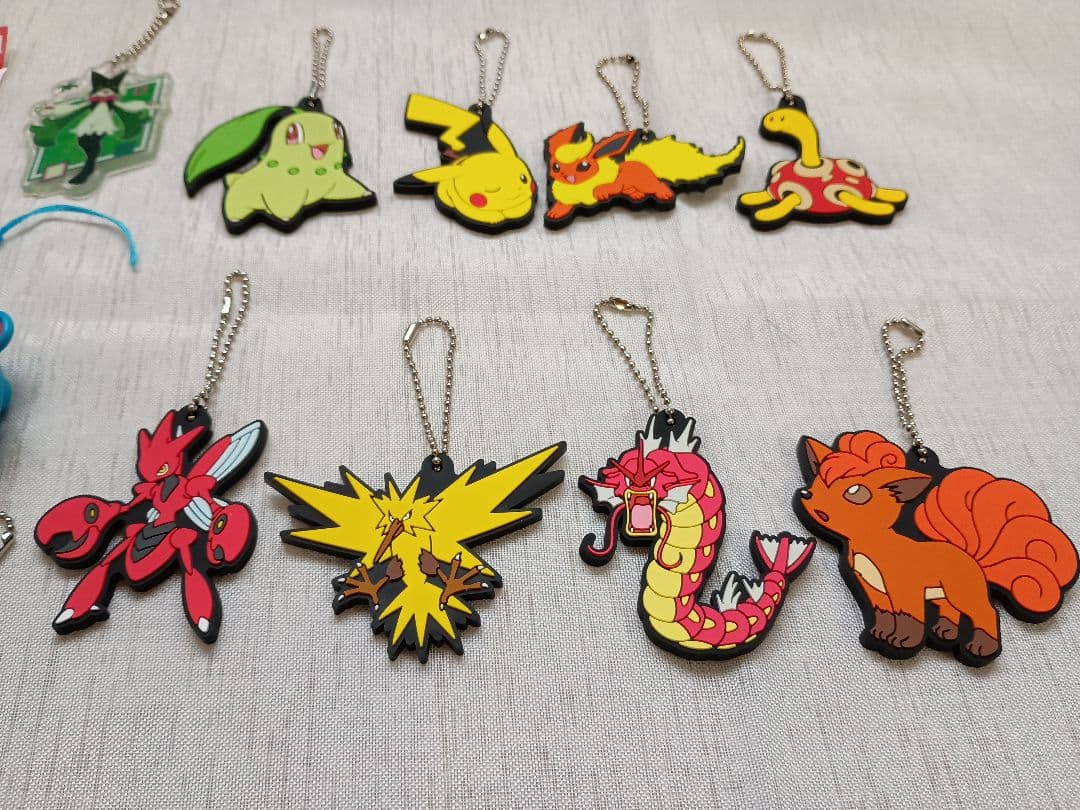 ポケモングッズまとめ売り　キーホルダーストラップ　ミュウツー　ピカチュウ　マリル