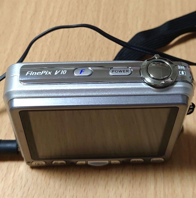 Fujifilm FinePix V10 SUPER CCD デジタルカメラ