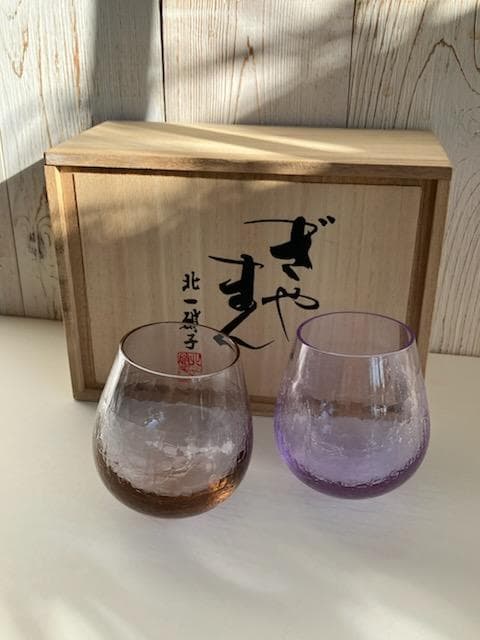 北一硝子　ゆらゆらグラス　ネオジウムガラス　カラーチェンジ