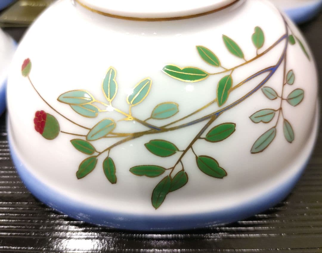 新品　香蘭社　吾亦紅小鉢　五角形お取鉢銘々皿　染錦金彩　５客　箱入り　しおり付