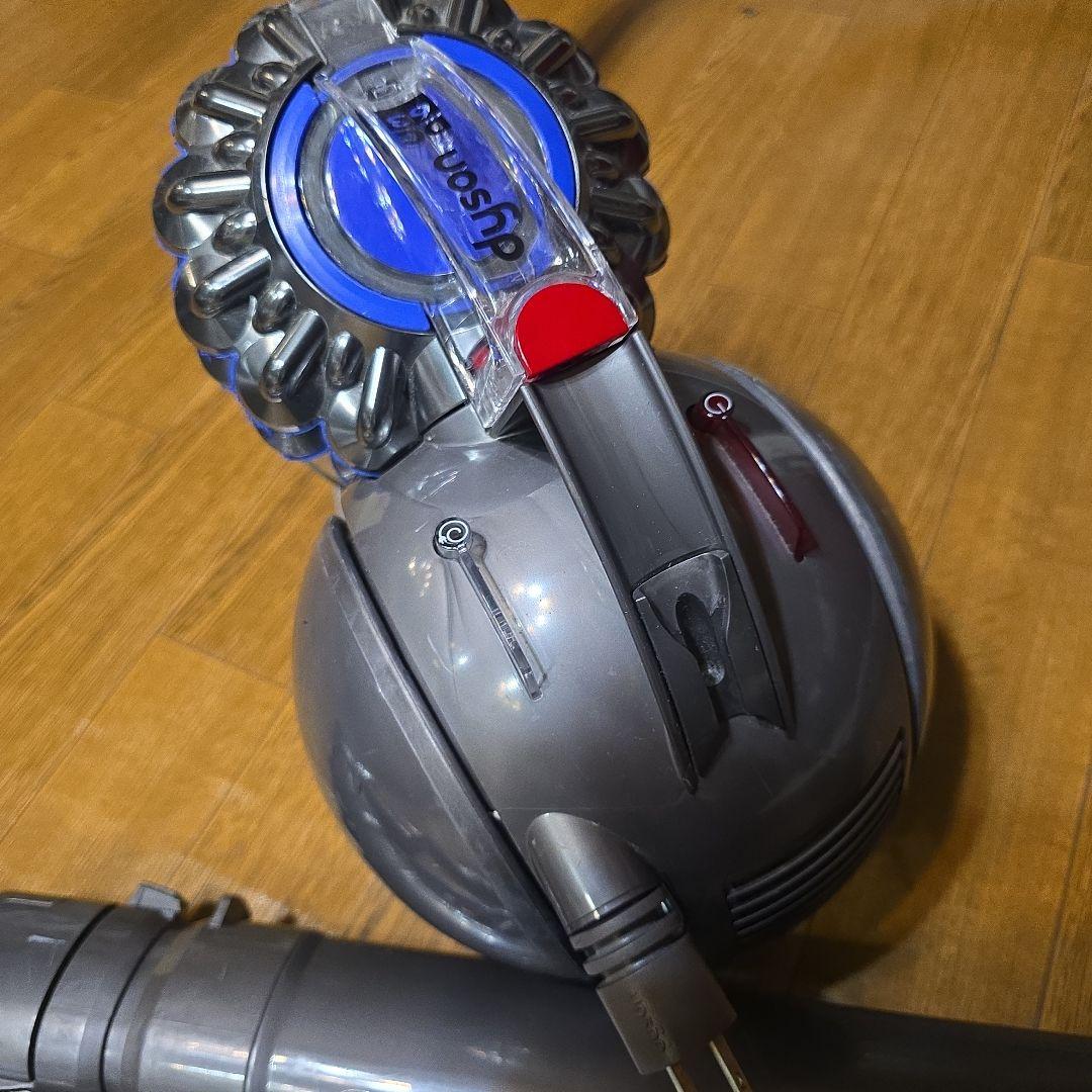 ダイソン✨掃除機✨DC63.コンプリート✨complete✨定価93800円＋税