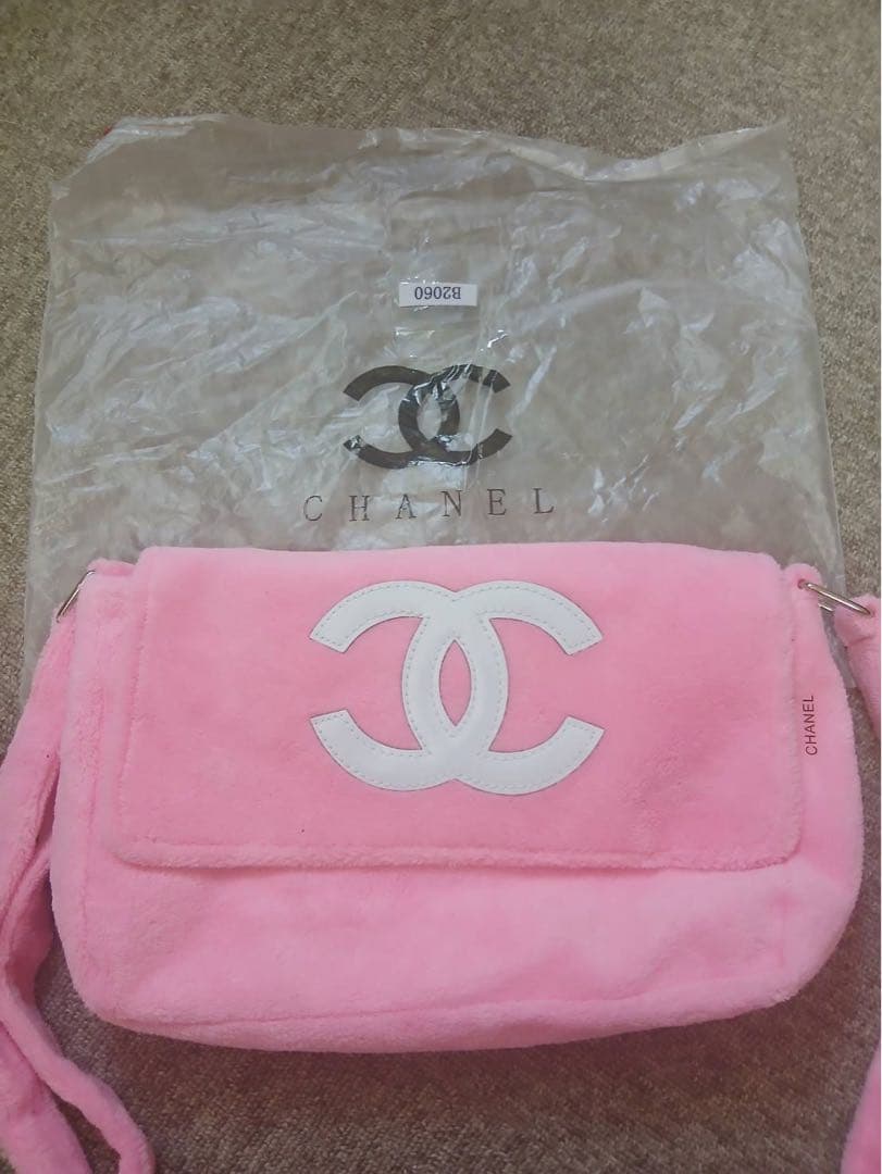 CHANEL ピンクショルダーバッグ