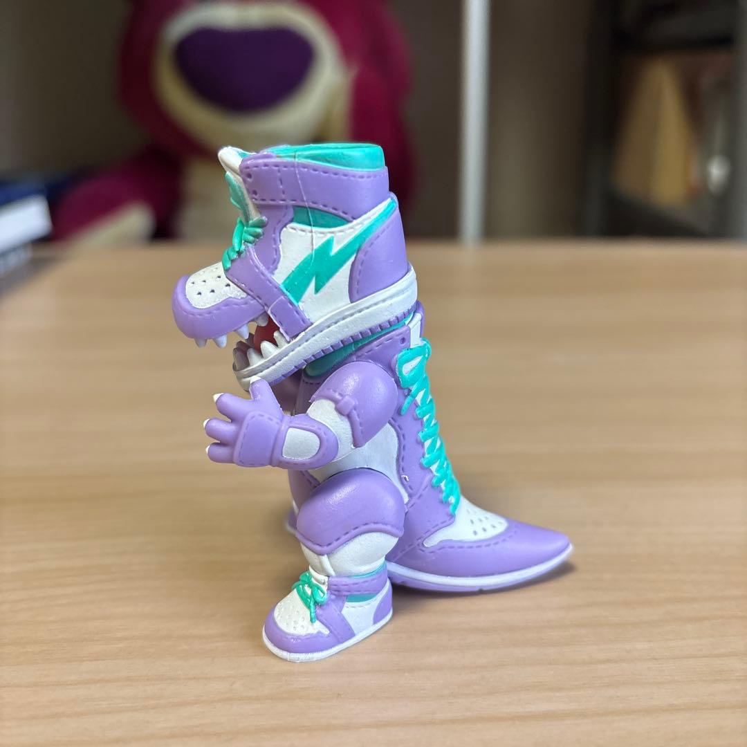 【TOKYOGUNS】怪獣 スニーカーヘッド シカゴ インディーズソフビ　岩瀬匠