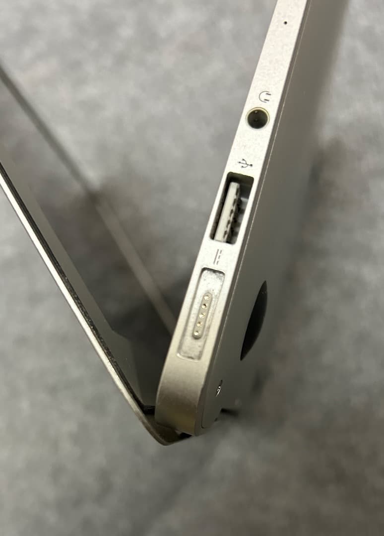 MacBook Air Corei7 1.7Ghz 8Gb 11インチ USキー