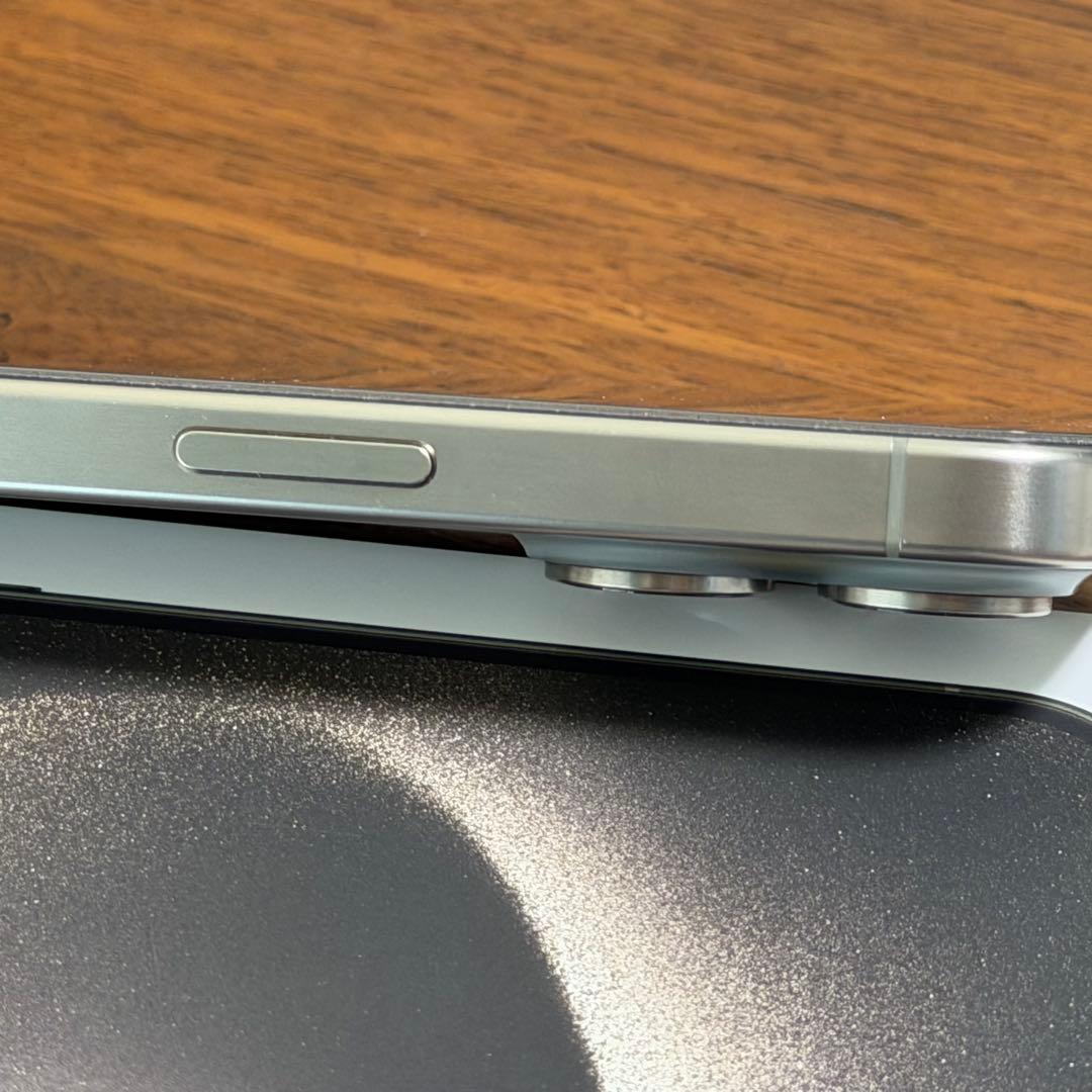 【美品】iPhone 15 Pro 512GB ナチュラルチタニウムSIMフリー