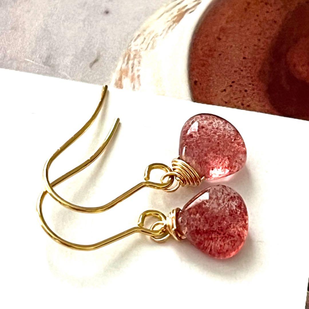 nagi☺︎ 1点作品☺︎ ホワイトムーンストーンピアス