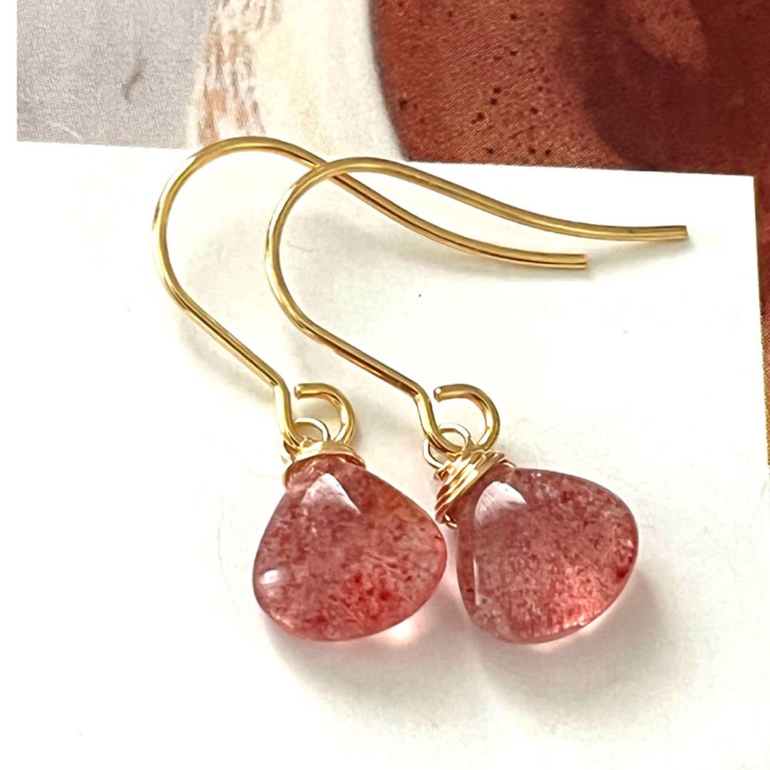 nagi☺︎ 1点作品☺︎ ホワイトムーンストーンピアス