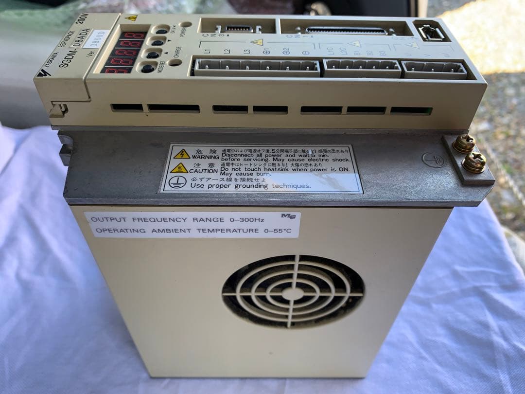 安川電機・ΣⅡ ACサーボアンプSGDM-08ADA(750w)