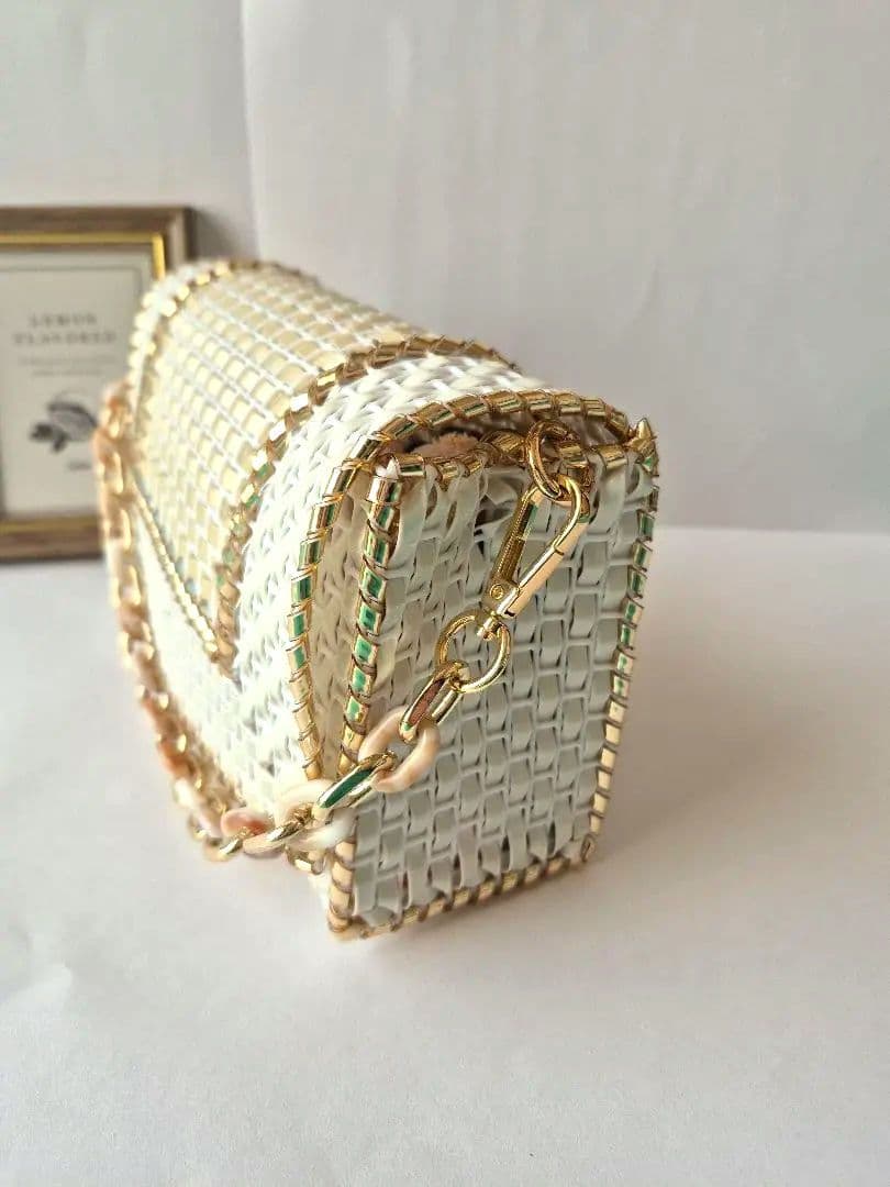 ホワイト×ゴールド　ハンドバッグ　ラメルヘンテープハンドメイド入学卒業式