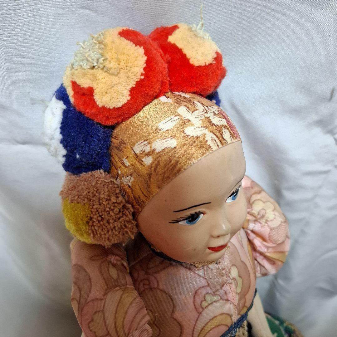 カラフルな民族衣装　マチョー刺繍　マチョー人形　ドール