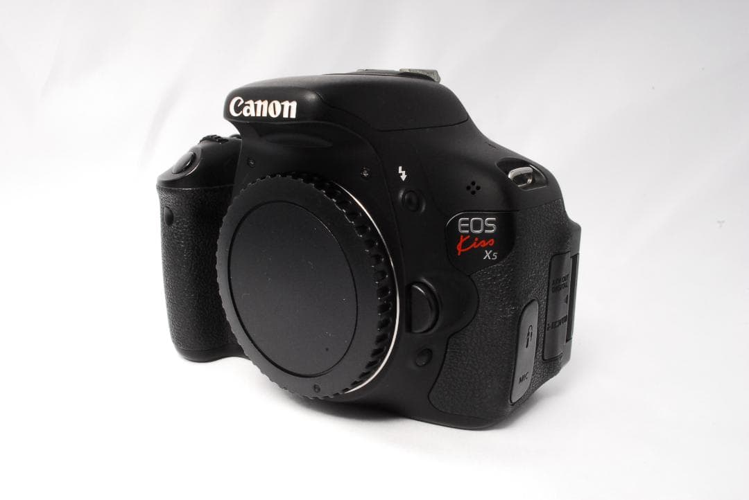 Canon Kiss X5☆一眼レフ☆完動品☆レンズ1つで近くも遠くも撮影OK