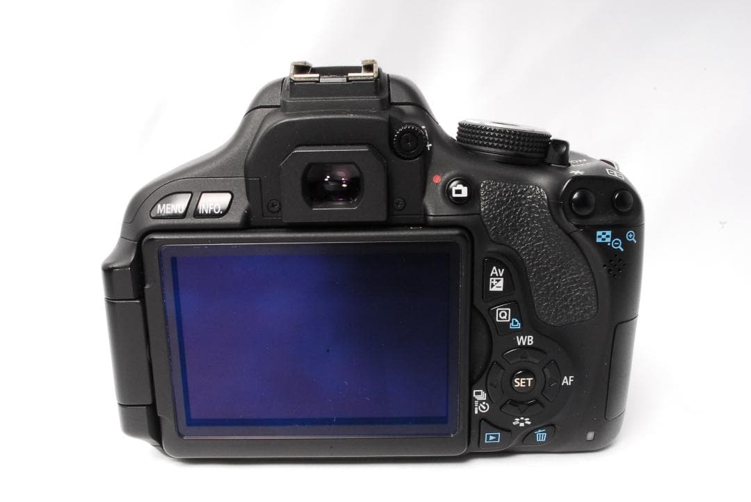 Canon Kiss X5☆一眼レフ☆完動品☆レンズ1つで近くも遠くも撮影OK