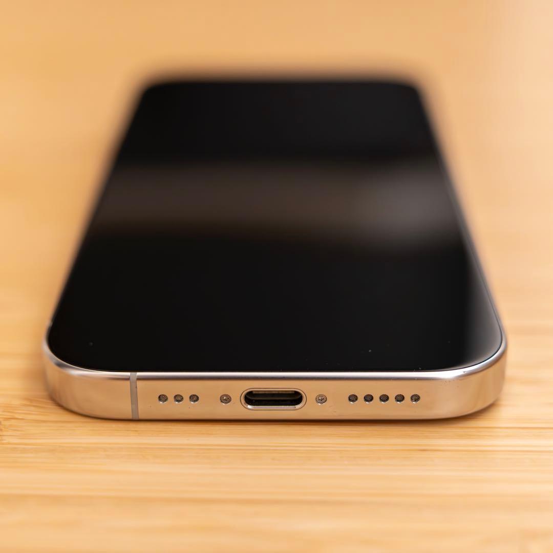 【最終値下げ】iPhone 16 Pro ホワイトチタニウム 256GB