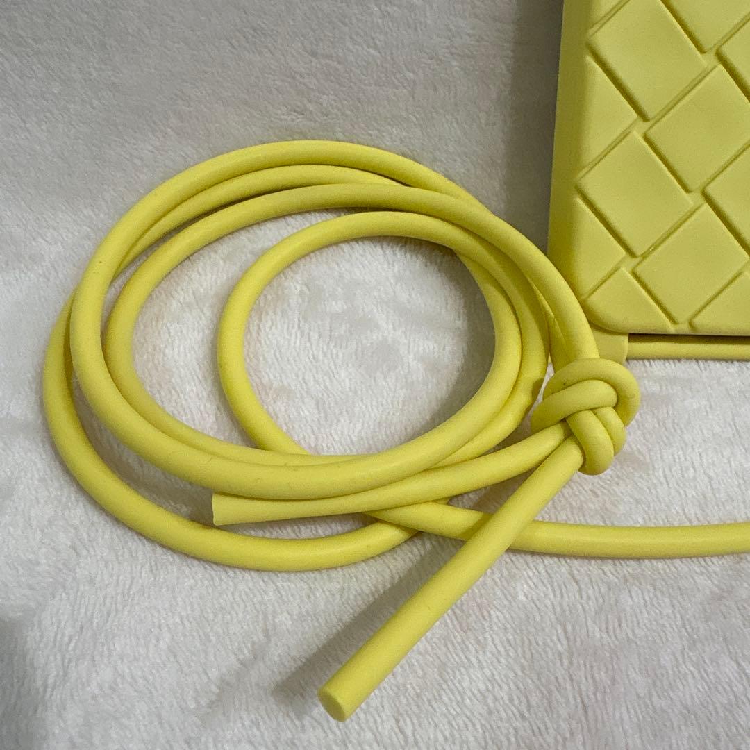 BOTTEGA VENETA iPhone13 シリコンラバーケース イエロー